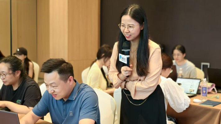 May老师课堂辅导现场